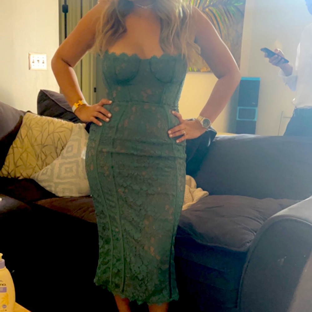 COPY - Lacy mid dress !